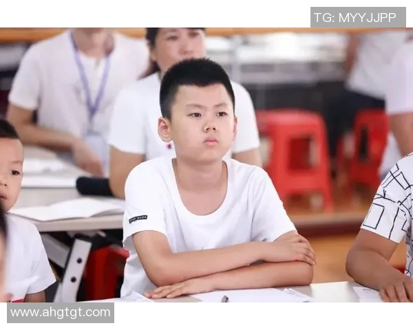 赵芳独家揭秘足球技巧与心得分享助你提升球技与战术理解