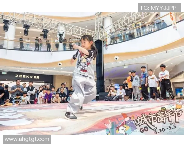 赛后复盘:深圳街舞队与杭州街舞队的团队协作与表现分析